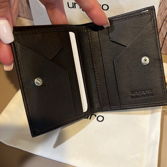 NEW 🌟 UNGARO CHOCOLATE VERTICAL LEATHER WALLET Collection Toulouse Ungaro - Picture 8 of 10